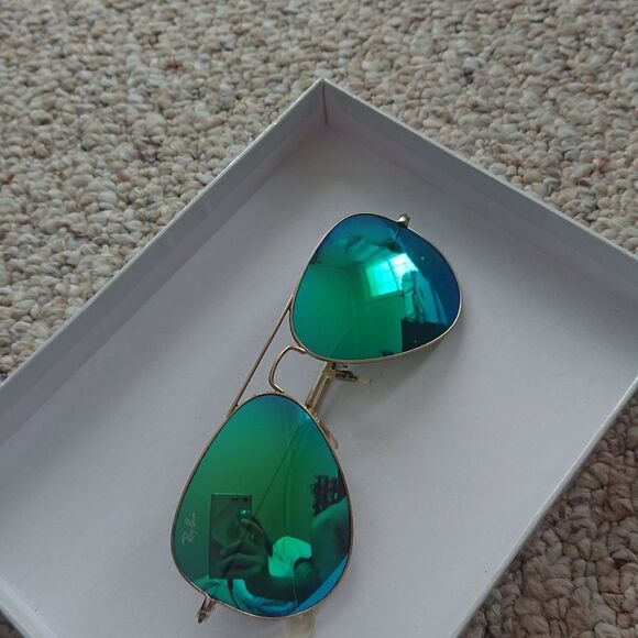 Ray Ban RB3025 112/4L 58 MM Gold, Blue Mirror Polarized Aviator - Picture 6 of 13